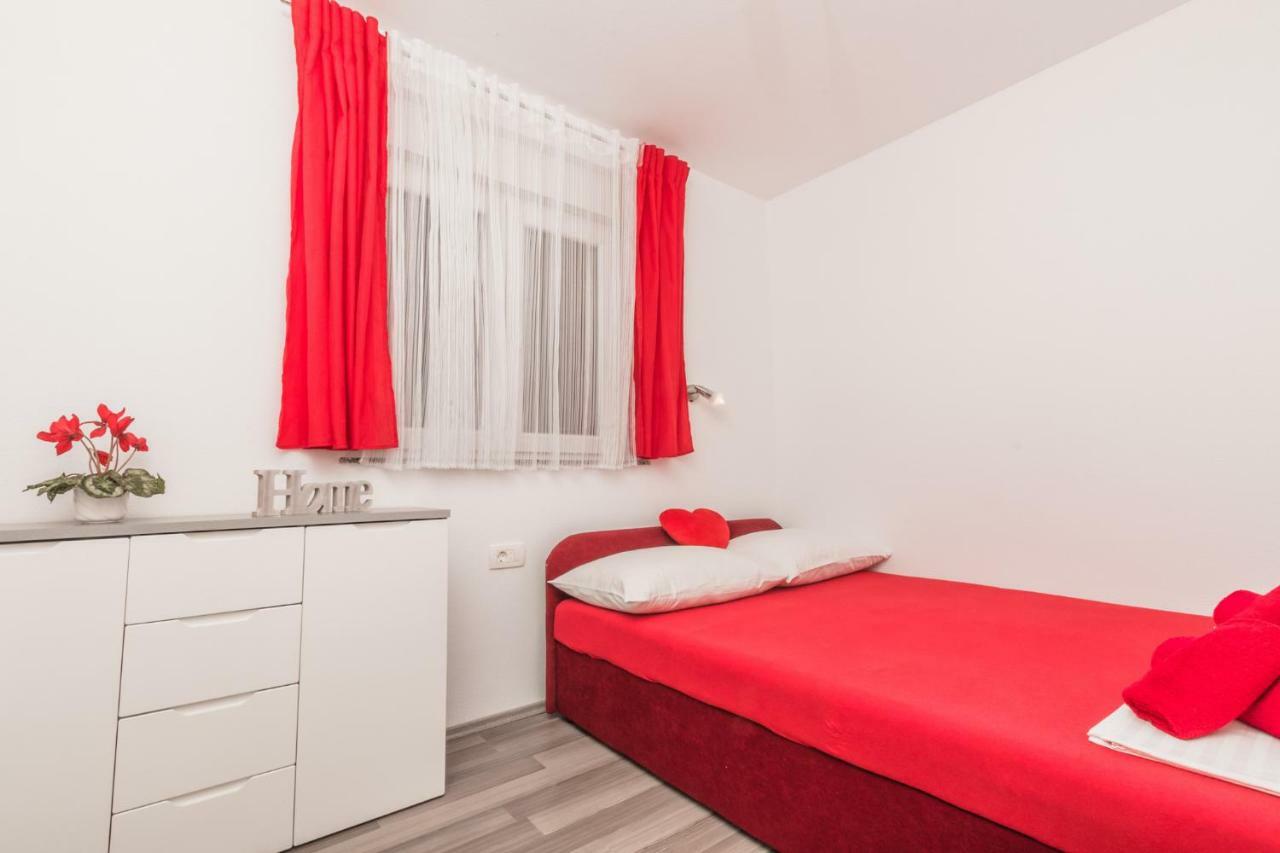 Apartments Karalic Цриквениця Екстер'єр фото